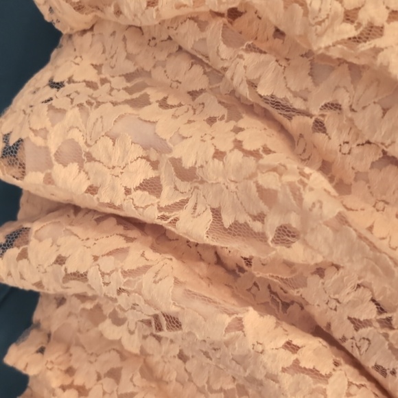 3/$15 Forever 21 LA lace Cream color skirt Size Small - Picture 12 of 12